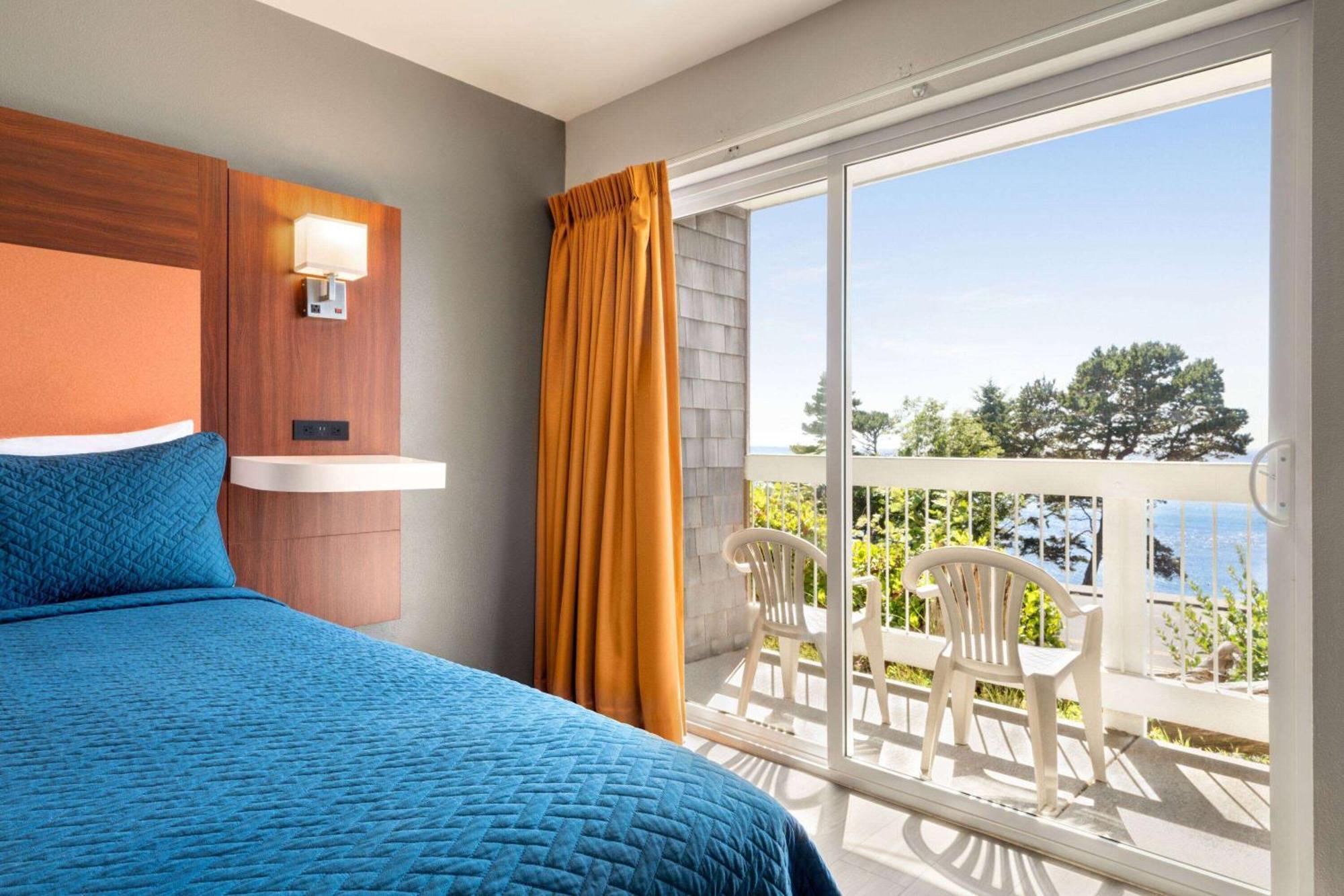 Travelodge By Wyndham Depoe Bay Exteriör bild