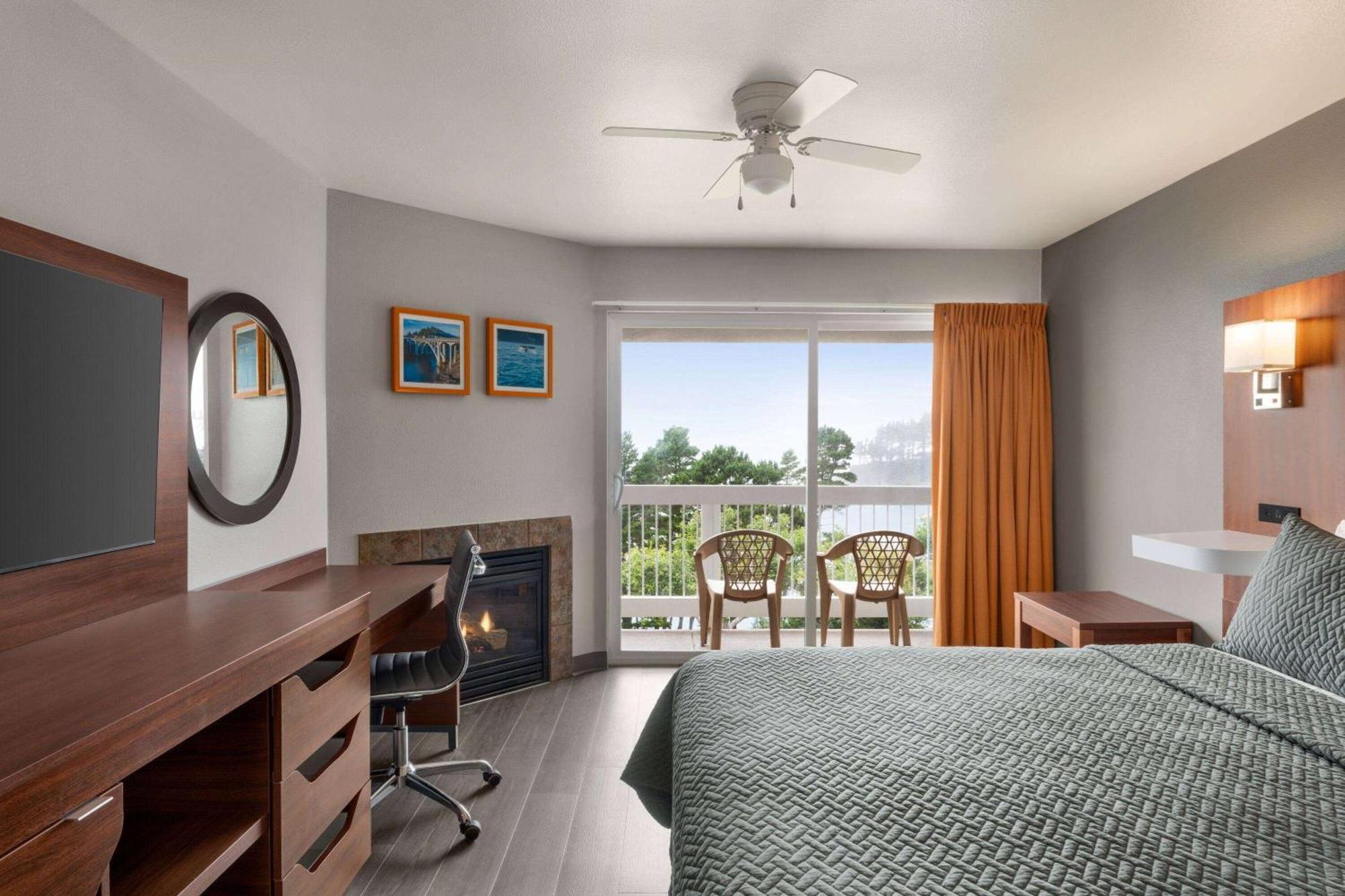 Travelodge By Wyndham Depoe Bay Exteriör bild