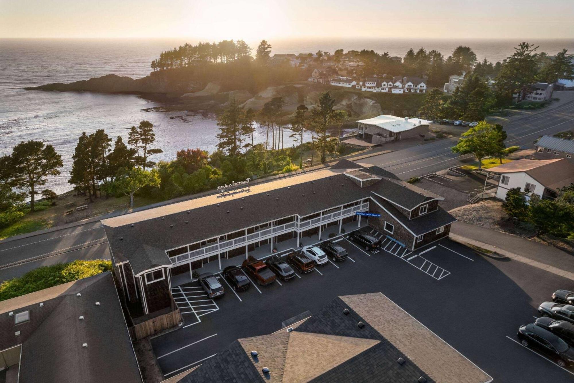 Travelodge By Wyndham Depoe Bay Exteriör bild